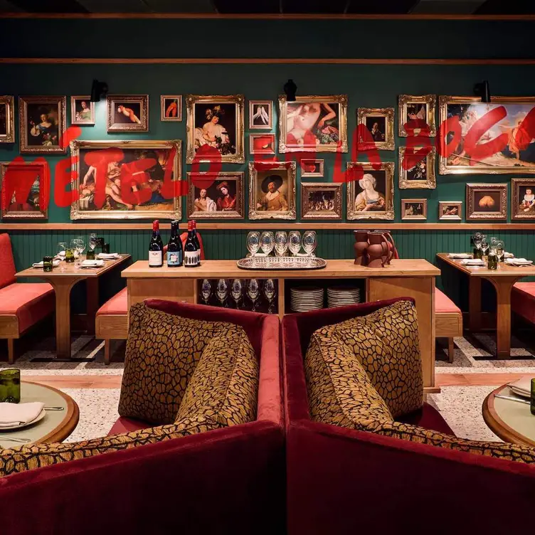 Italian Renaissance-era paintings and modern interiors at lona Misa