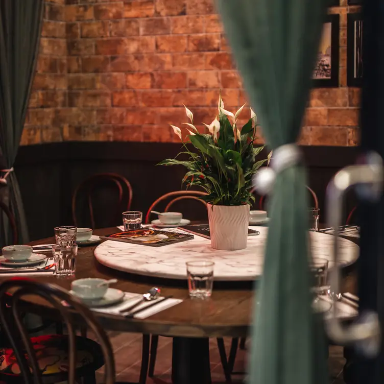 A photo of a round table at Lilong West End, one of the best Asian restaurants in Brisbane.