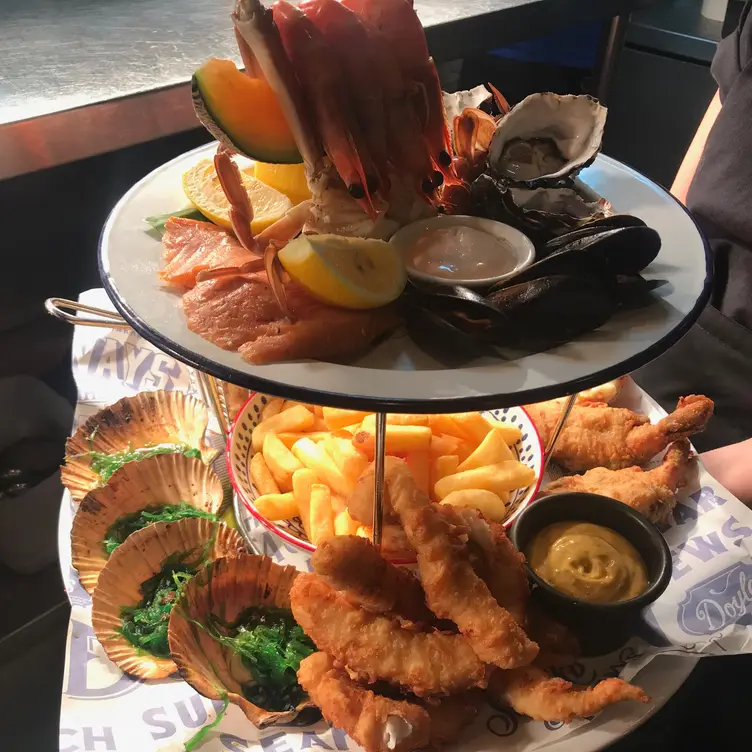 A large share platter of seafood served at Doyles on the Beach, one of Sydney’s best seafood restaurants.