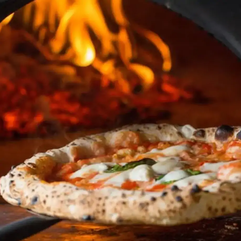 PIZZACATO pizza in the woodfire oven